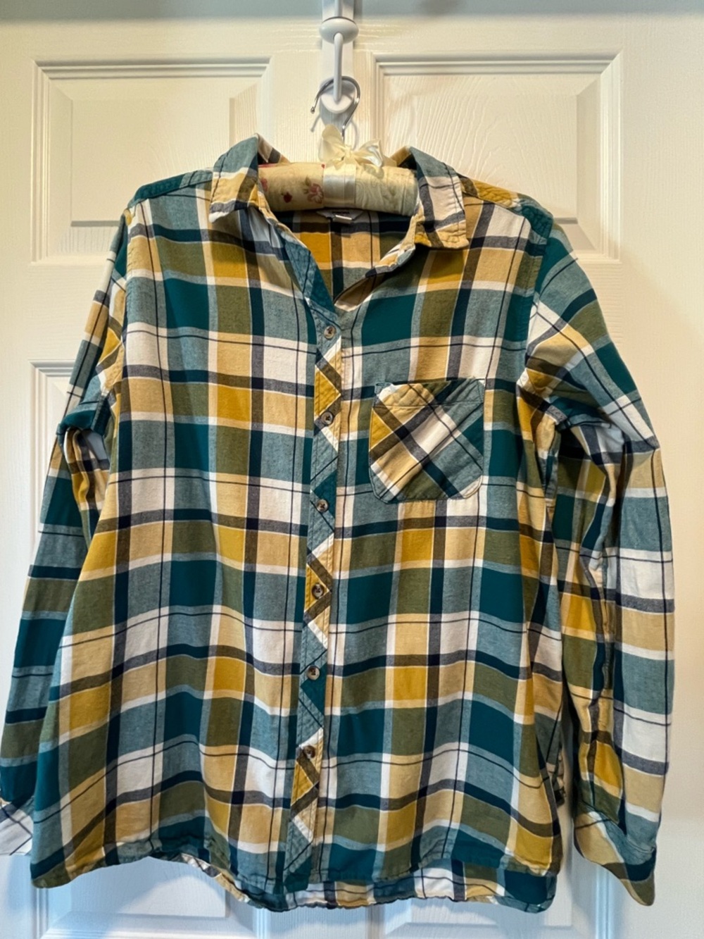 Women’s Sonoma Long Sleeve Shirt. Size Medium